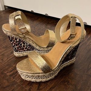 Bamboo brand Leopard & Gold Wedges